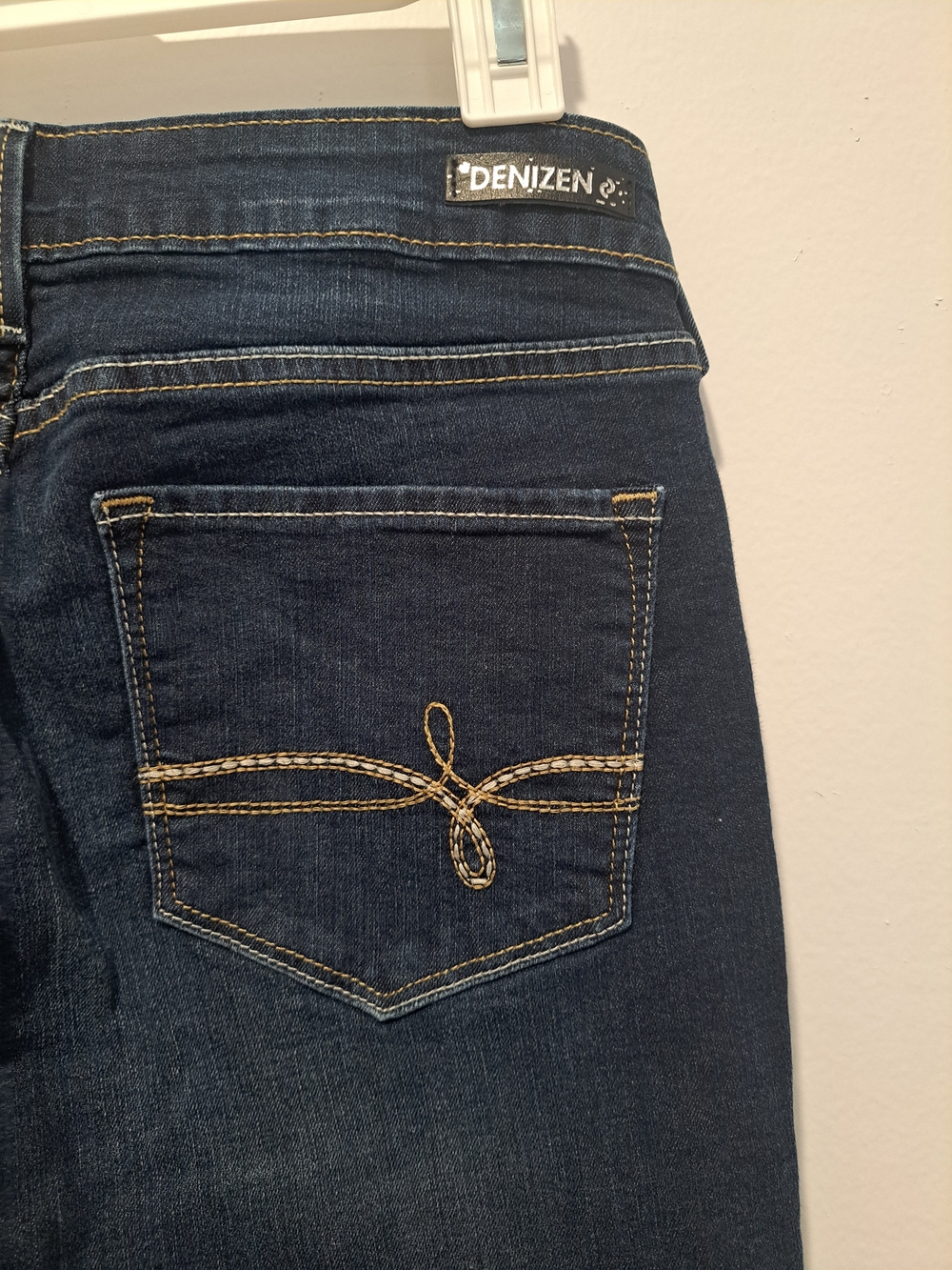 Women's Low-Rise Boyfriend Jeans - Dark Blue Ripped - Picture 4 of 5